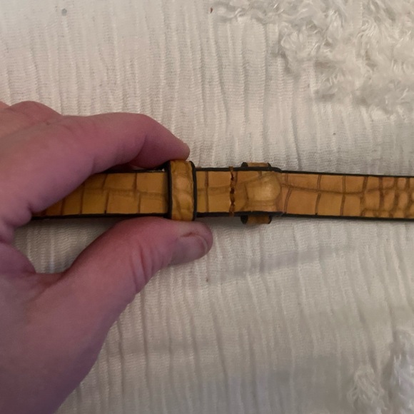 The Limited Croc Embossed Skinny Belt- Size Medium - Picture 4 of 7